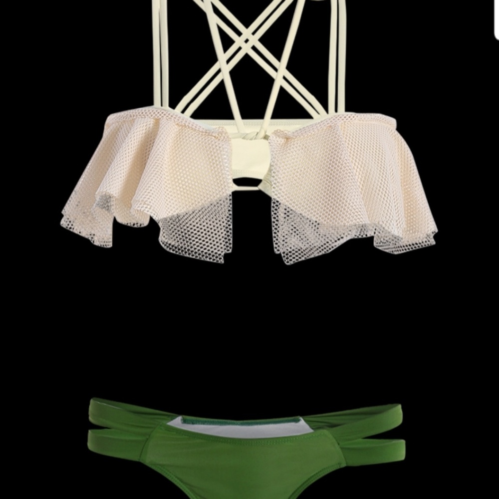 Bikini - Picture 3 of 3